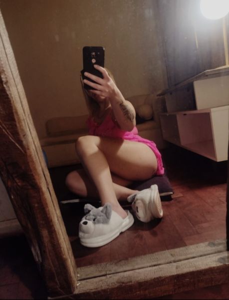 Soy una colorada ardiente tengo depto en ramos mejia o hago encuentros a domicilio y hotel .encuentro caliente onda novia Pete sin ..hago trios fantasías y mucho más escribime estoy full time de jueves a lunes taly