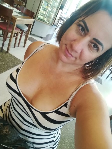 Brasilera madura 46 anos muy sexual e agradable educada con lugar propio.
Completa incluso masajes máximo una hs
Efectivo  y soy muy natural 