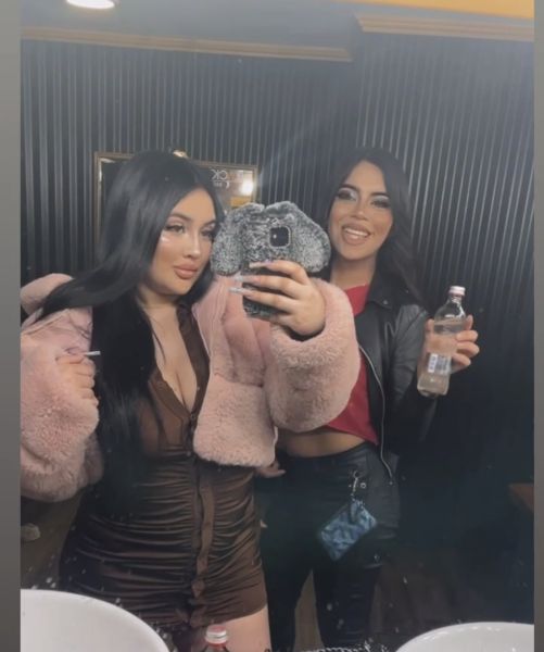 Hola bb somos dúo chilenitas sureñitas una chica trans y mujer cobramos 50 la media 100 la hora las dos full vaginal full anal todo rico y discreto tenemos departamento independiente full activas 24/7 hacemos de todo bb también videollamadas y contenido juntas 🔥
UBICACIÓN las CONDES -LAS TORCAZAS A METROS DEL METRO ALCANTARA💦