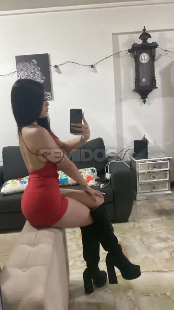 Juli Hot